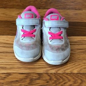 Pink Toddler Nike Shoes